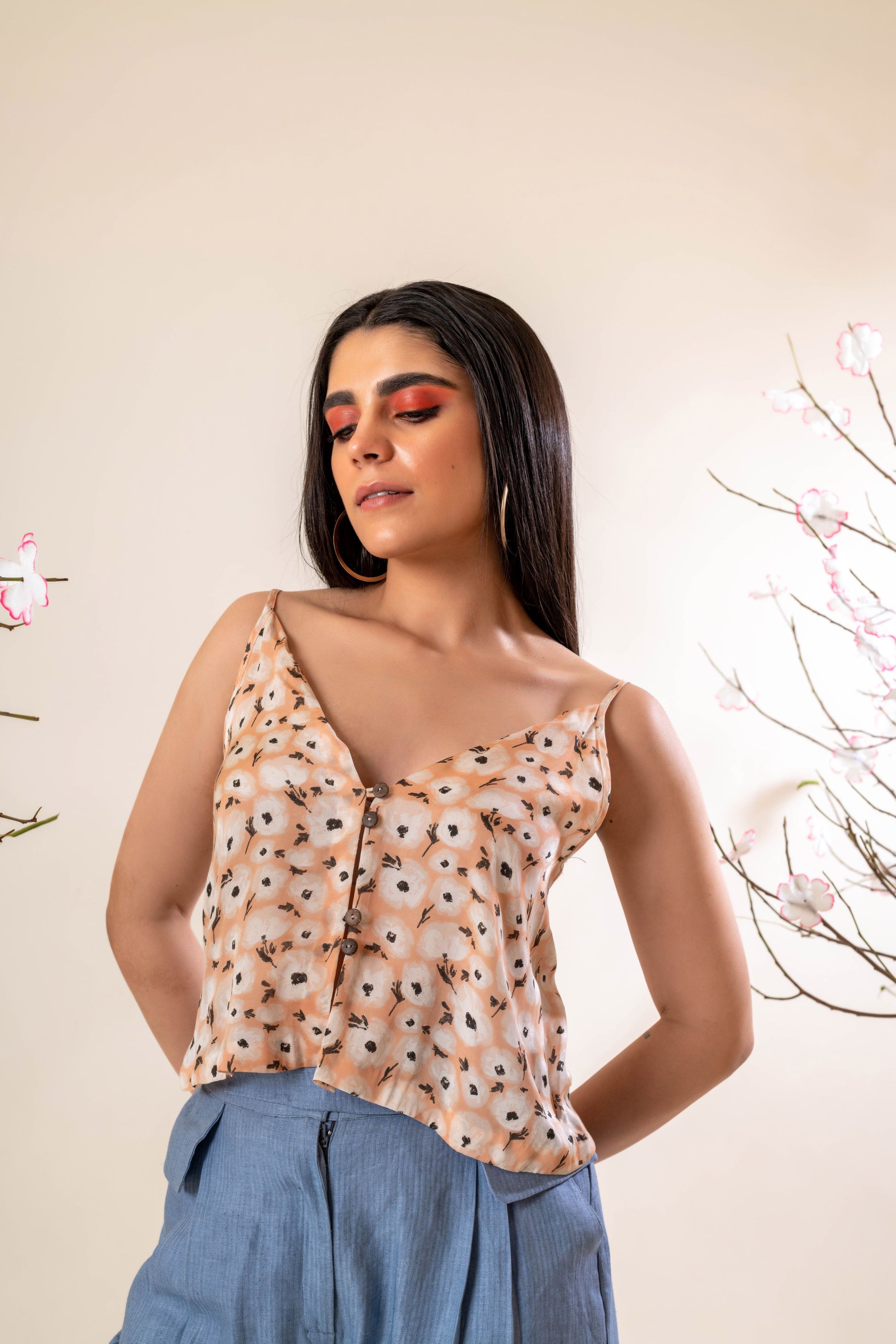 V Neck Crop Peaches Top with Thin shoulder